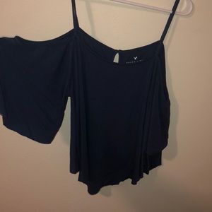 Open shoulder crop top tee